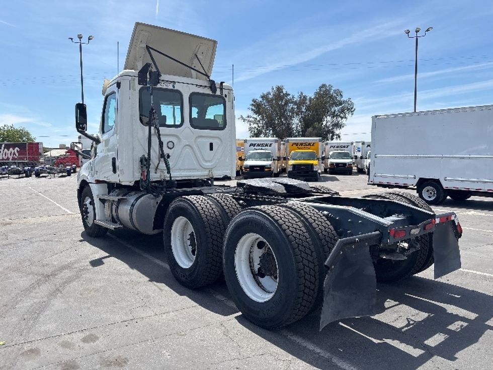 Day Cab Tractor-Heavy Duty Tractors-Freightliner-2020-T12664ST-Phoenix-AZ-242,755\n\t\tmiles-$ 57,750 - Image 5