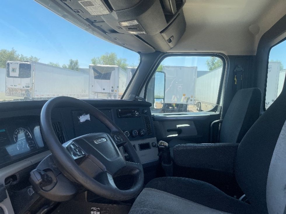 Day Cab Tractor-Heavy Duty Tractors-Freightliner-2020-T12664ST-Phoenix-AZ-246,042\n\t\tmiles-$ 59,500 - Image 10