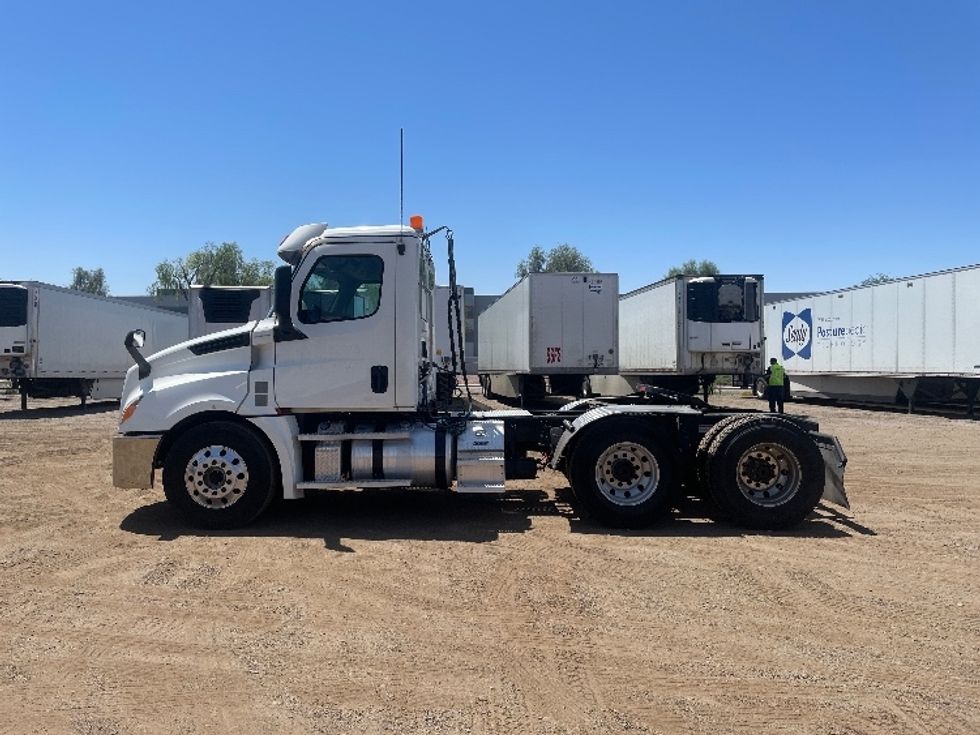 Day Cab Tractor-Heavy Duty Tractors-Freightliner-2020-T12664ST-Phoenix-AZ-246,042\n\t\tmiles-$ 59,500 - Image 4