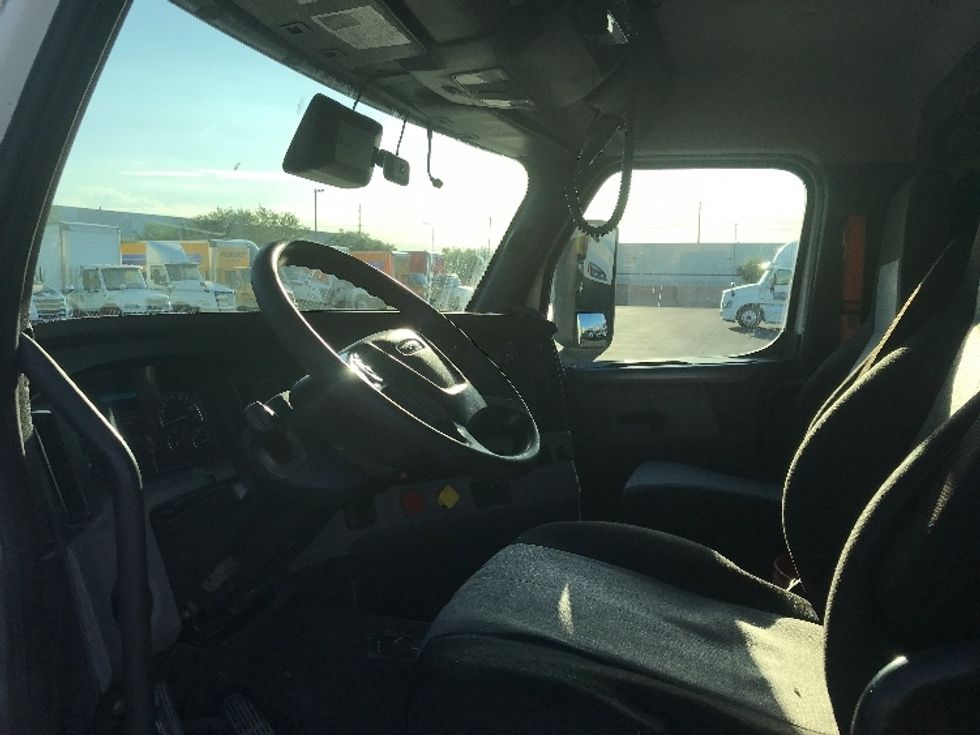 Day Cab Tractor-Heavy Duty Tractors-Freightliner-2020-T12664ST-Phoenix-AZ-279,169\n\t\tmiles-$ 63,500 - Image 10