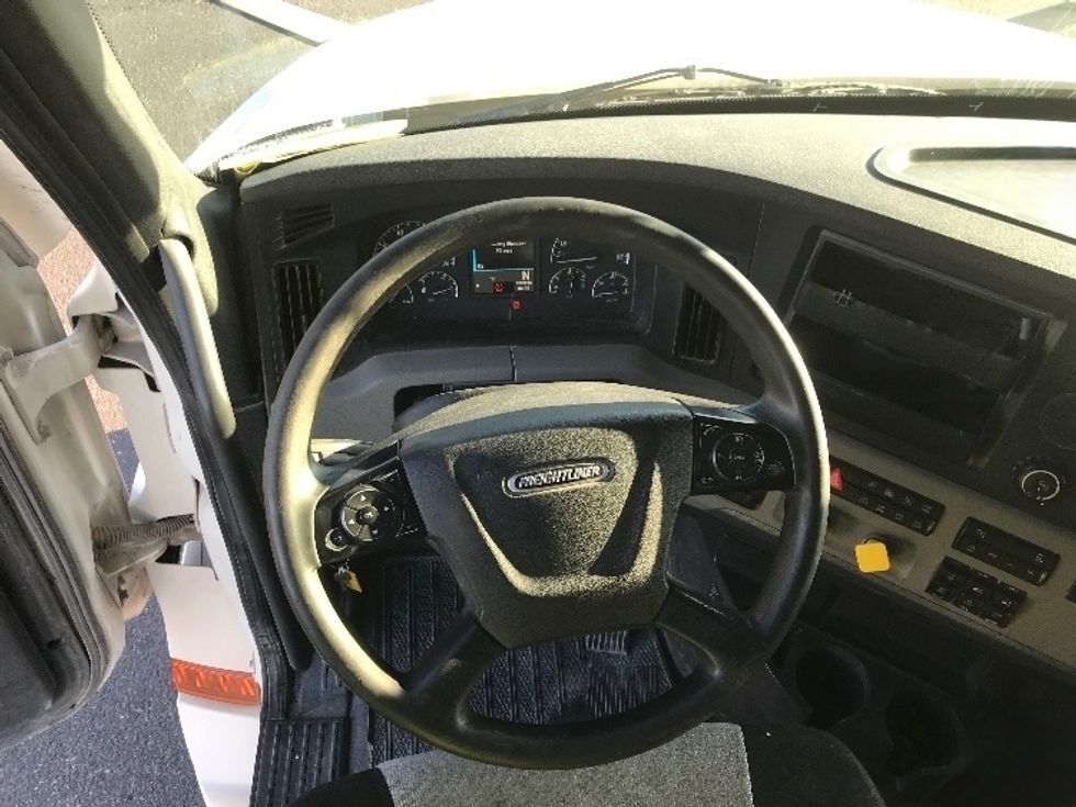 Day Cab Tractor-Heavy Duty Tractors-Freightliner-2020-T12664ST-Phoenix-AZ-279,169\n\t\tmiles-$ 63,500 - Image 11