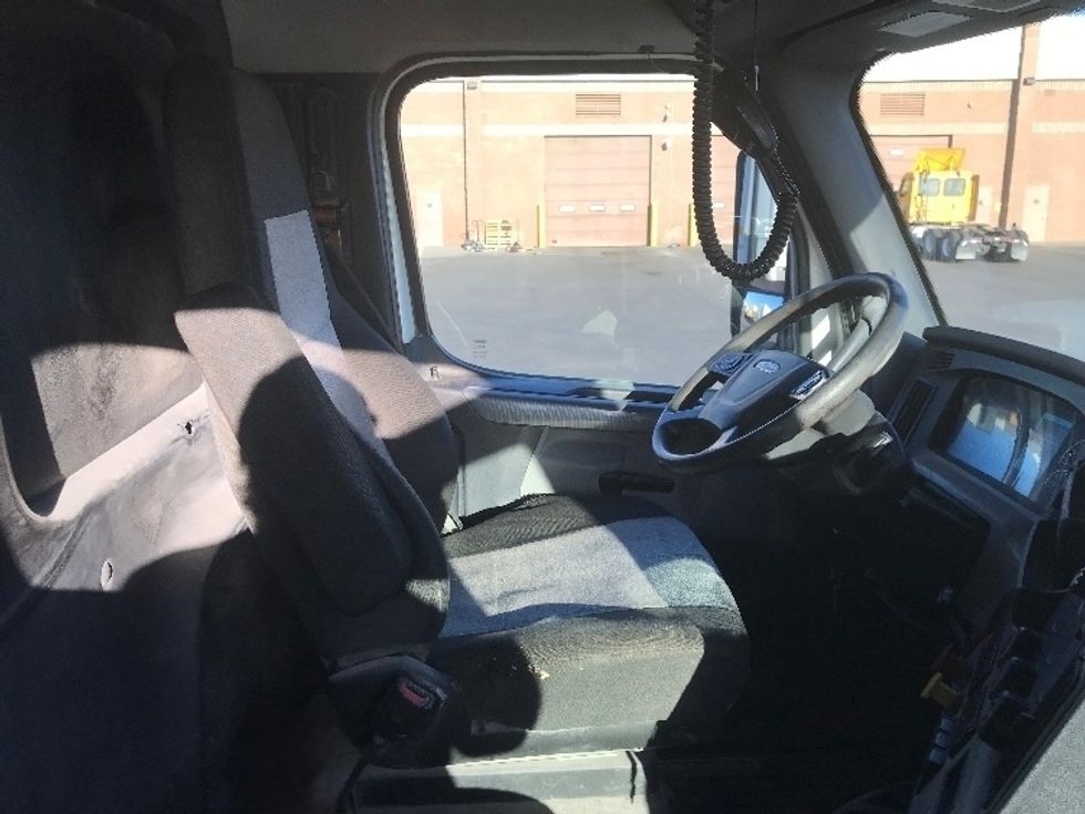 Day Cab Tractor-Heavy Duty Tractors-Freightliner-2020-T12664ST-Phoenix-AZ-279,169\n\t\tmiles-$ 63,500 - Image 14