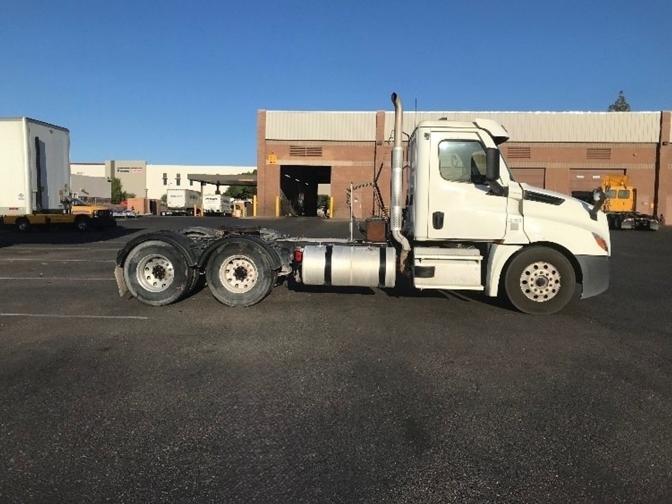 Day Cab Tractor-Heavy Duty Tractors-Freightliner-2020-T12664ST-Phoenix-AZ-279,169\n\t\tmiles-$ 63,500 - Image 8