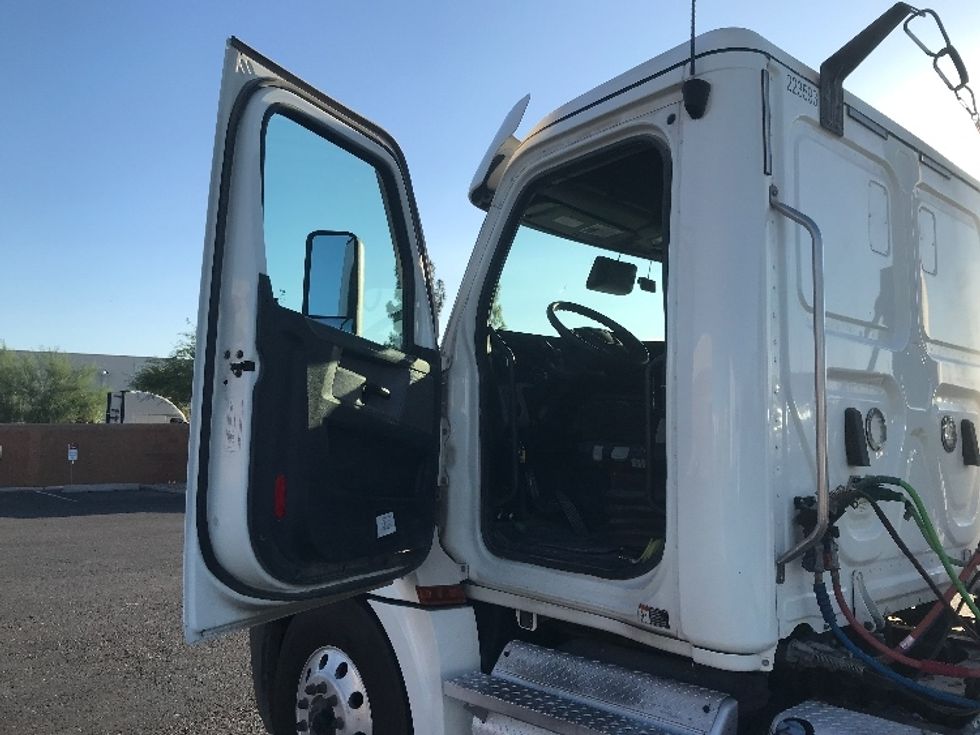 Day Cab Tractor-Heavy Duty Tractors-Freightliner-2020-T12664ST-Phoenix-AZ-279,169\n\t\tmiles-$ 63,500 - Image 9
