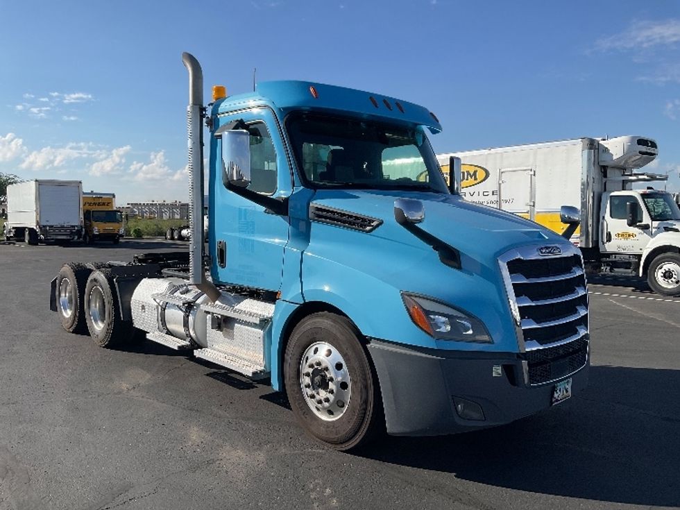 Day Cab Tractor-Heavy Duty Tractors-Freightliner-2020-T12664ST-Phoenix-AZ-285,547\n\t\tmiles-$ 59,000 - Image 1