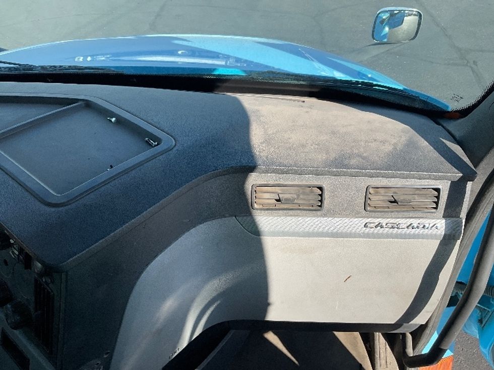 Day Cab Tractor-Heavy Duty Tractors-Freightliner-2020-T12664ST-Phoenix-AZ-285,547\n\t\tmiles-$ 59,000 - Image 13