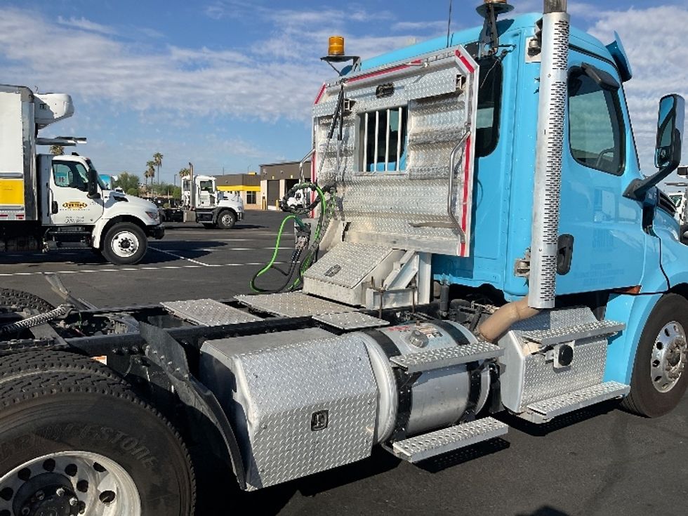Day Cab Tractor-Heavy Duty Tractors-Freightliner-2020-T12664ST-Phoenix-AZ-285,547\n\t\tmiles-$ 59,000 - Image 18