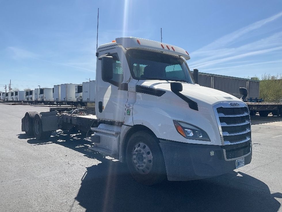 Day Cab Tractor-Heavy Duty Tractors-Freightliner-2020-T12664ST-Phoenix-AZ-308,716\n\t\tmiles-$ 60,000 - Image 1