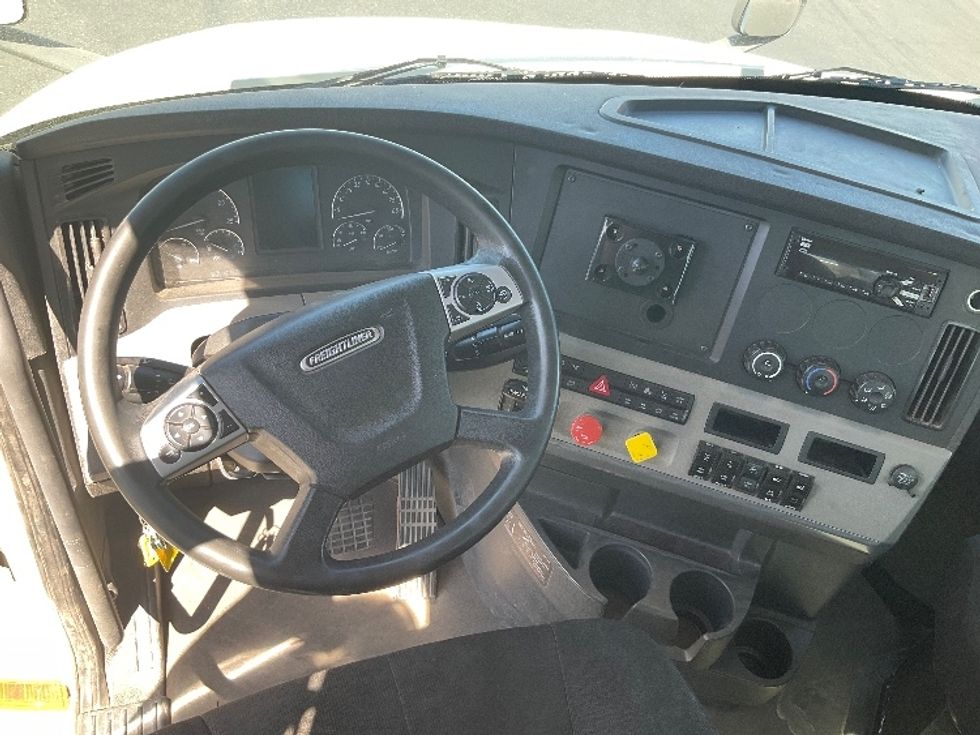 Day Cab Tractor-Heavy Duty Tractors-Freightliner-2020-T12664ST-Phoenix-AZ-308,716\n\t\tmiles-$ 60,000 - Image 11