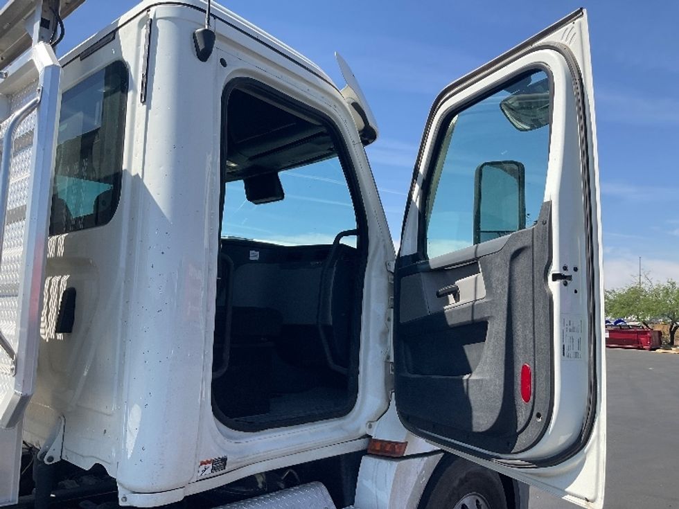 Day Cab Tractor-Heavy Duty Tractors-Freightliner-2020-T12664ST-Phoenix-AZ-308,716\n\t\tmiles-$ 60,000 - Image 12