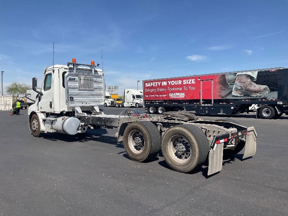 Day Cab Tractor-Heavy Duty Tractors-Freightliner-2020-T12664ST-Phoenix-AZ-308,716\n\t\tmiles-$ 60,000 - Image 5