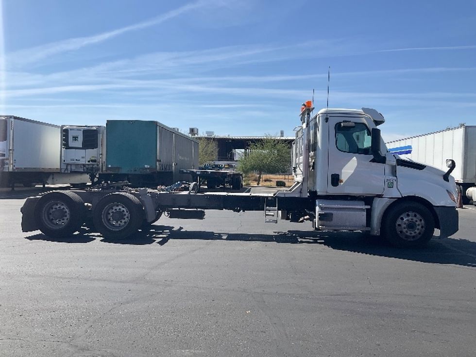 Day Cab Tractor-Heavy Duty Tractors-Freightliner-2020-T12664ST-Phoenix-AZ-308,716\n\t\tmiles-$ 60,000 - Image 8