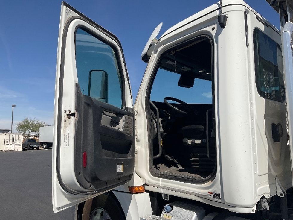 Day Cab Tractor-Heavy Duty Tractors-Freightliner-2020-T12664ST-Phoenix-AZ-308,716\n\t\tmiles-$ 60,000 - Image 9