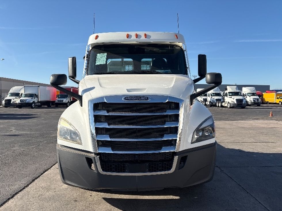 Day Cab Tractor-Heavy Duty Tractors-Freightliner-2020-T12664ST-Phoenix-AZ-325,985\n\t\tmiles-$ 59,000 - Image 2