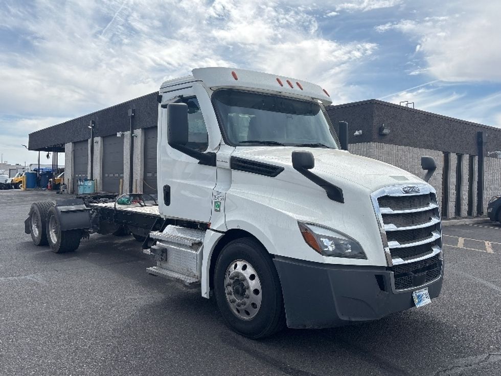 Day Cab Tractor-Heavy Duty Tractors-Freightliner-2020-T12664ST-Phoenix-AZ-366,249\n\t\tmiles-$ 56,750 - Image 1