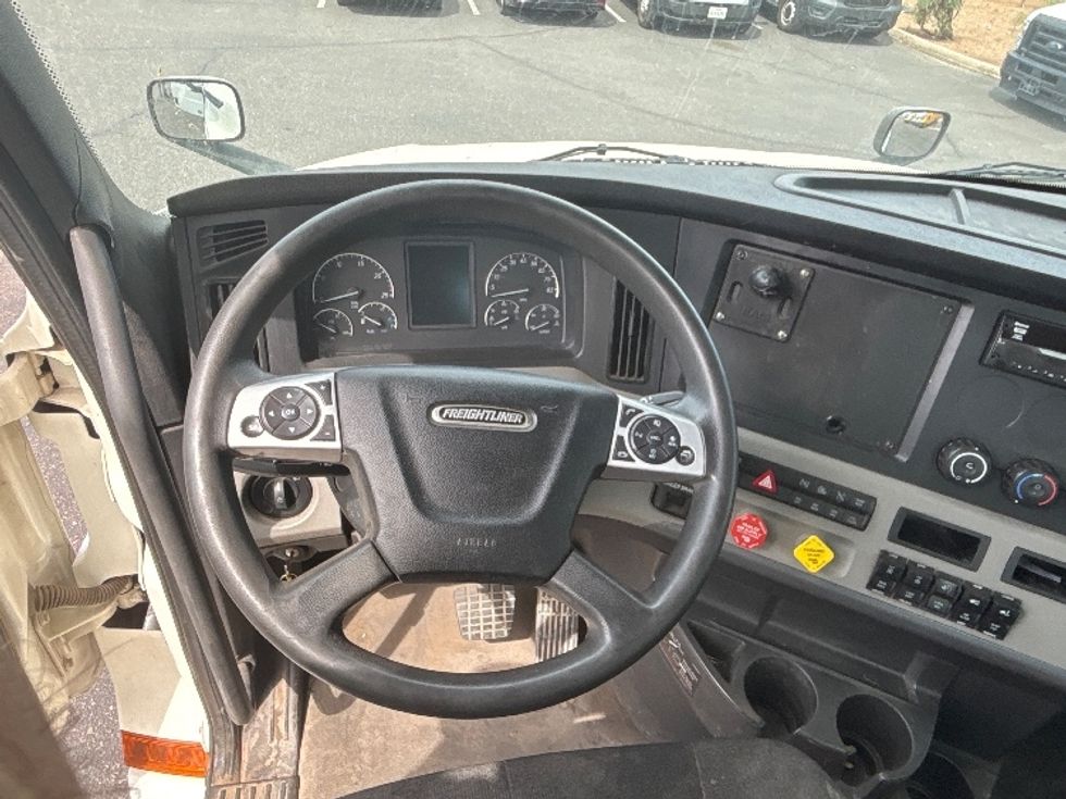 Day Cab Tractor-Heavy Duty Tractors-Freightliner-2020-T12664ST-Phoenix-AZ-366,249\n\t\tmiles-$ 56,750 - Image 11