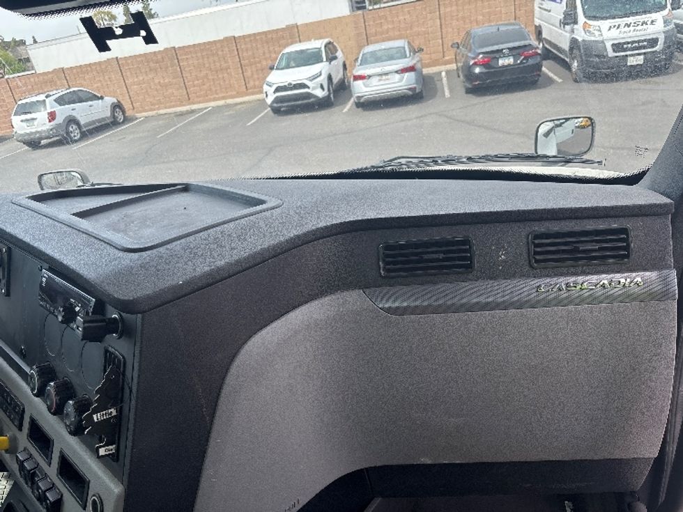 Day Cab Tractor-Heavy Duty Tractors-Freightliner-2020-T12664ST-Phoenix-AZ-366,249\n\t\tmiles-$ 56,750 - Image 13