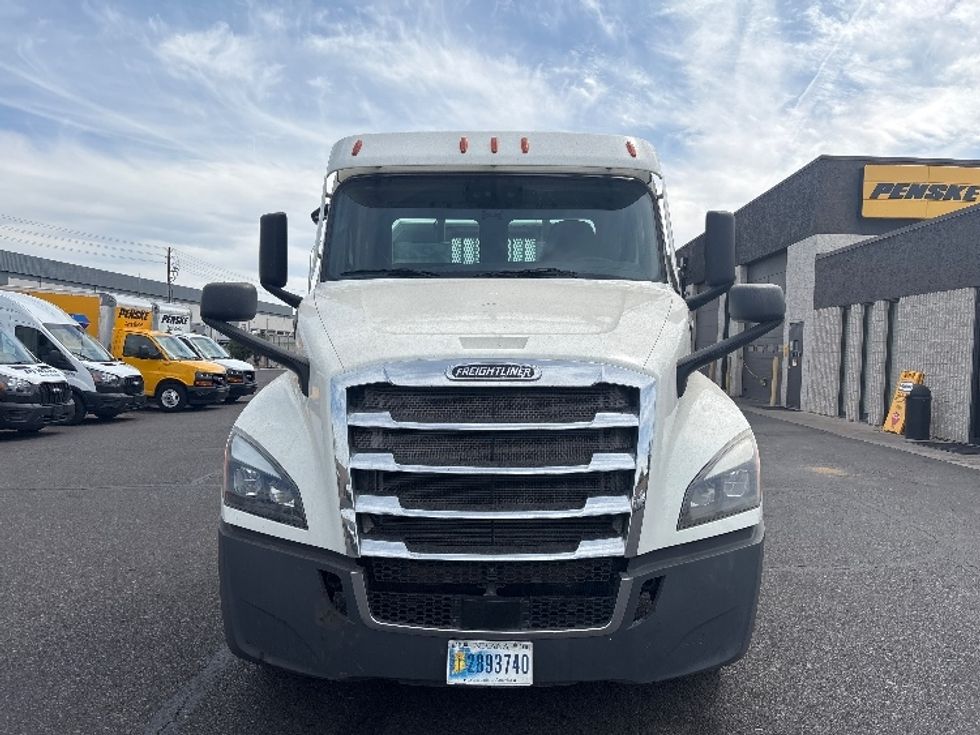 Day Cab Tractor-Heavy Duty Tractors-Freightliner-2020-T12664ST-Phoenix-AZ-366,249\n\t\tmiles-$ 56,750 - Image 2