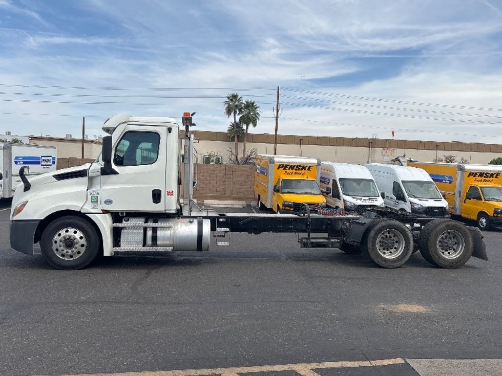 Day Cab Tractor-Heavy Duty Tractors-Freightliner-2020-T12664ST-Phoenix-AZ-366,249\n\t\tmiles-$ 56,750 - Image 4