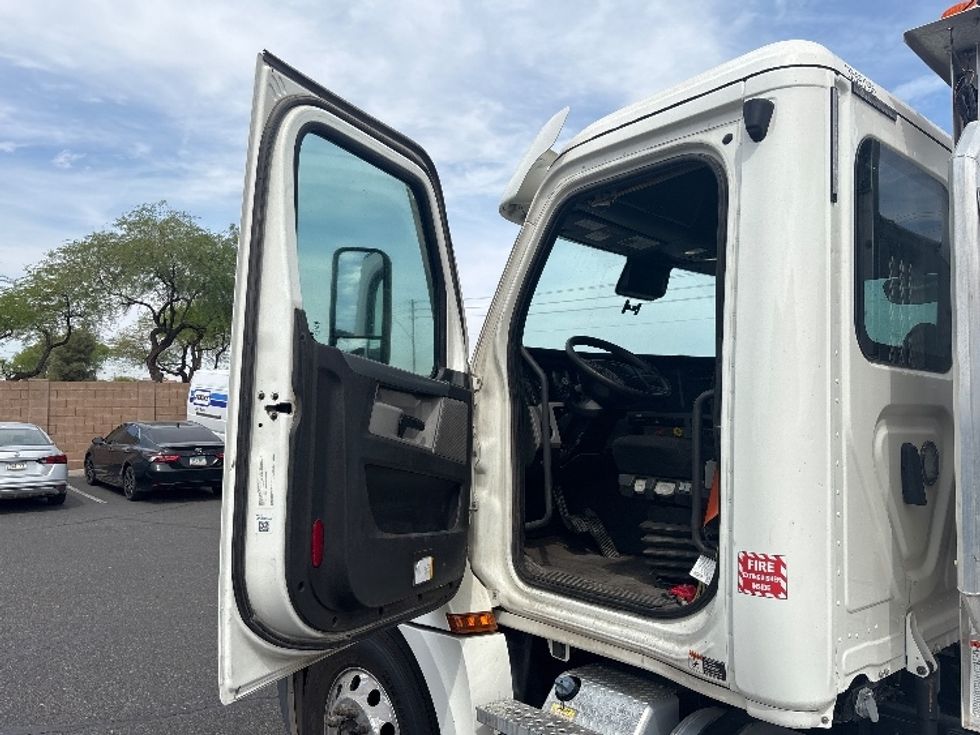 Day Cab Tractor-Heavy Duty Tractors-Freightliner-2020-T12664ST-Phoenix-AZ-366,249\n\t\tmiles-$ 56,750 - Image 9