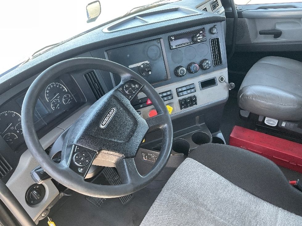 Day Cab Tractor-Heavy Duty Tractors-Freightliner-2020-T12664ST-Phoenix-AZ-420,677\n\t\tmiles-$ 48,500 - Image 10