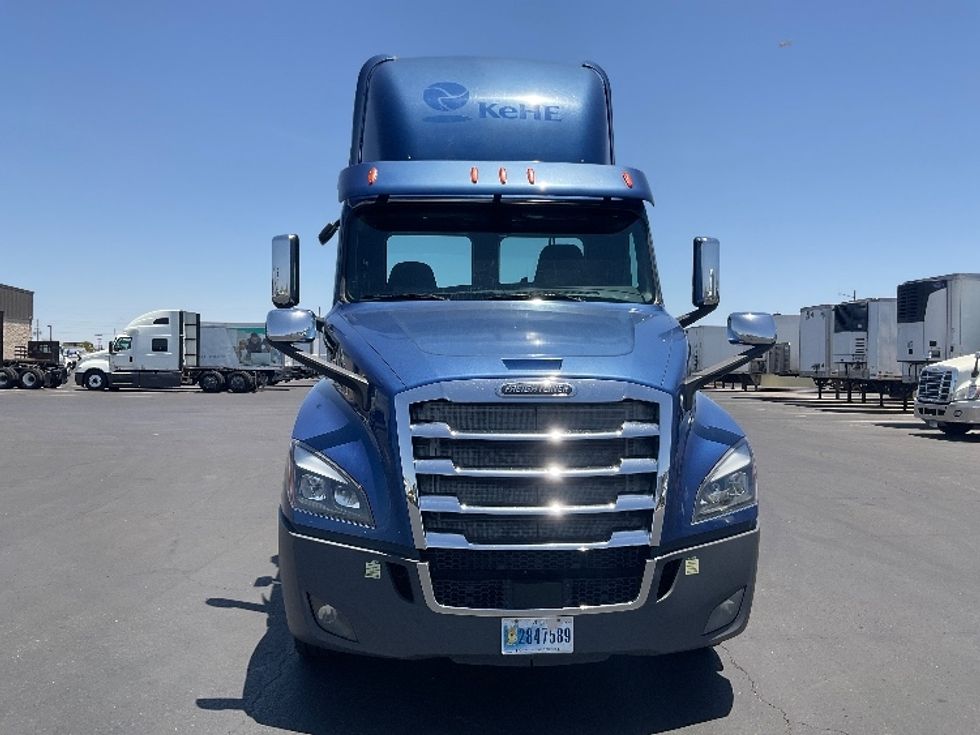 Day Cab Tractor-Heavy Duty Tractors-Freightliner-2020-T12664ST-Phoenix-AZ-420,677\n\t\tmiles-$ 48,500 - Image 2