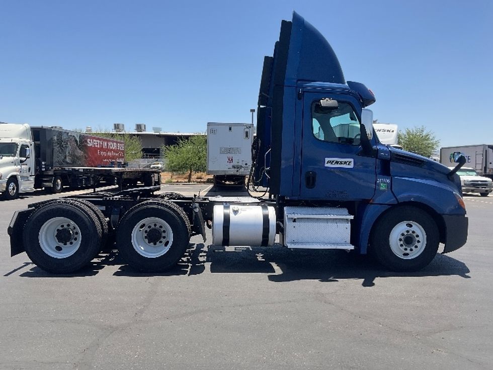 Day Cab Tractor-Heavy Duty Tractors-Freightliner-2020-T12664ST-Phoenix-AZ-420,677\n\t\tmiles-$ 48,500 - Image 8
