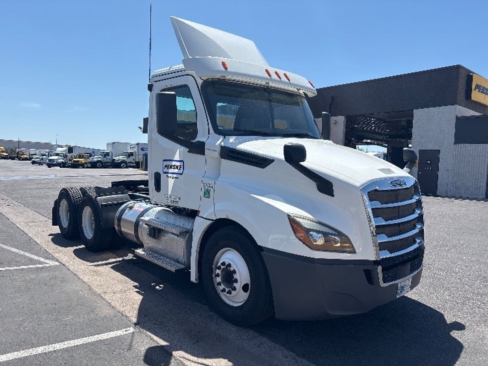 Day Cab Tractor-Heavy Duty Tractors-Freightliner-2020-T12664ST-Phoenix-AZ-436,494\n\t\tmiles-$ 44,000 - Image 1