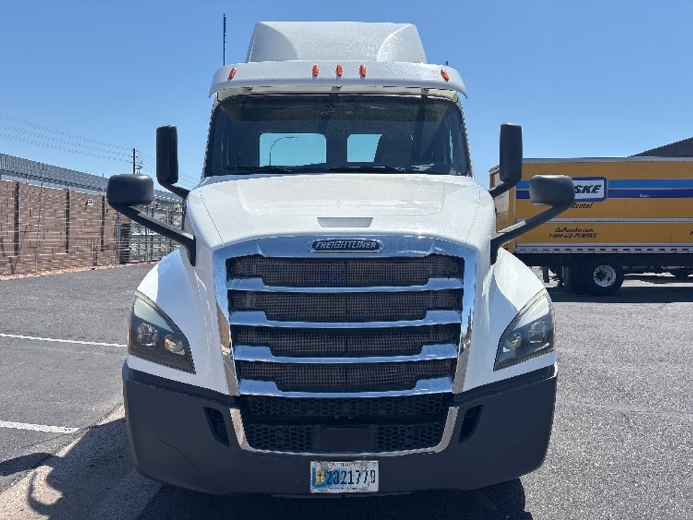 Day Cab Tractor-Heavy Duty Tractors-Freightliner-2020-T12664ST-Phoenix-AZ-436,494\n\t\tmiles-$ 44,000 - Image 2