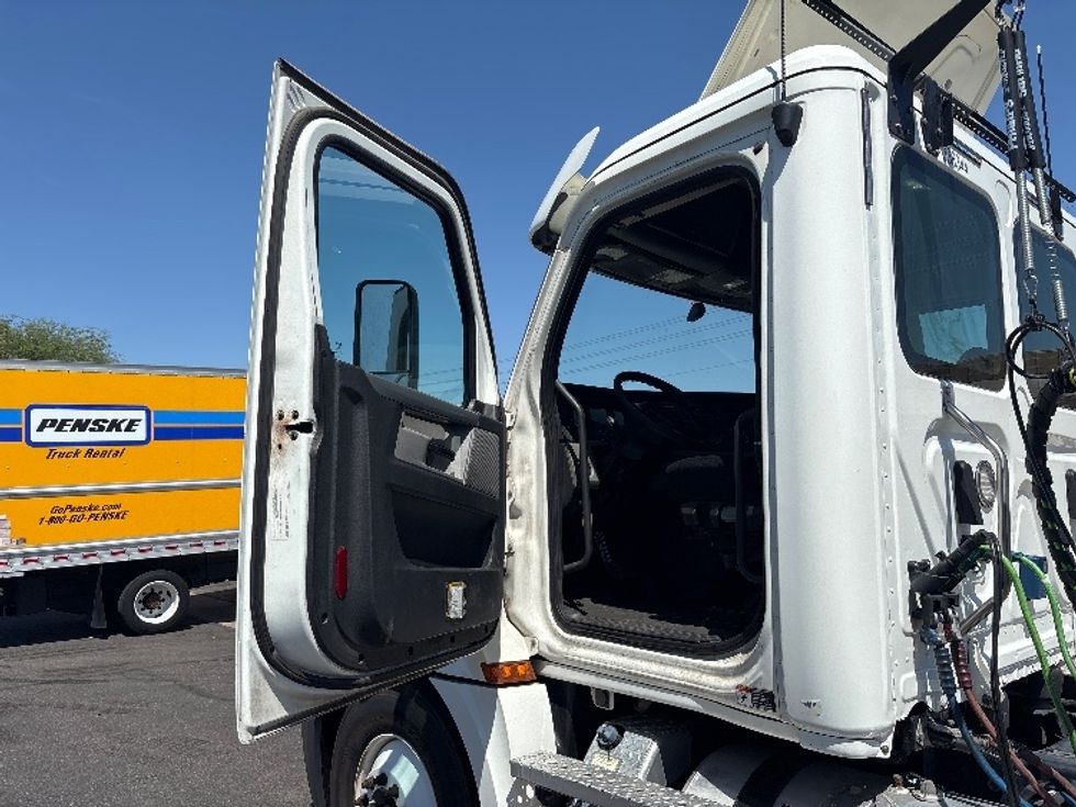 Day Cab Tractor-Heavy Duty Tractors-Freightliner-2020-T12664ST-Phoenix-AZ-436,494\n\t\tmiles-$ 44,000 - Image 9