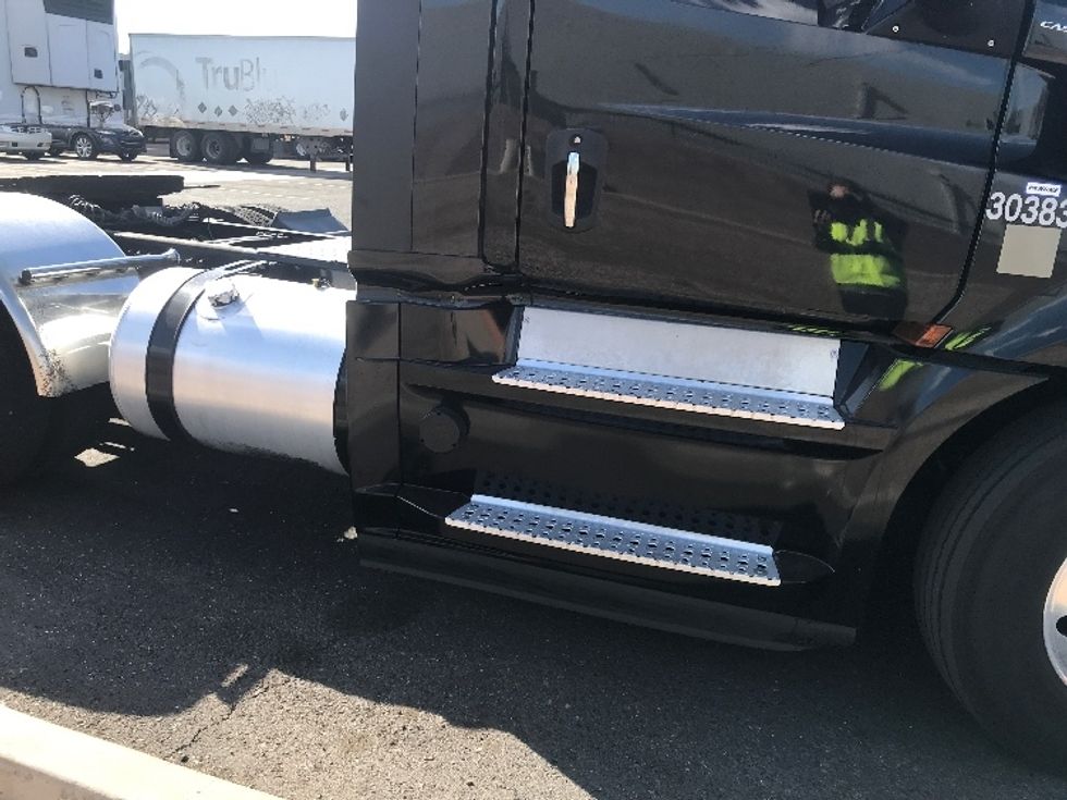 Day Cab Tractor-Heavy Duty Tractors-Freightliner-2020-T12664ST-Phoenix-AZ-446,017\n\t\tmiles-$ 60,500 - Image 18