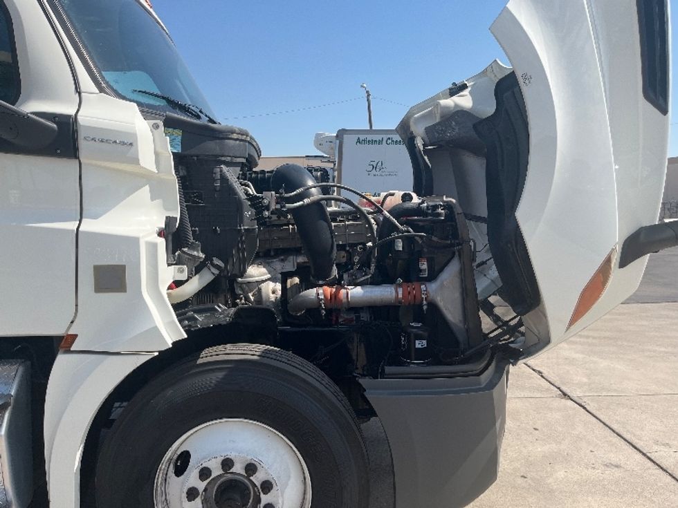 Day Cab Tractor-Heavy Duty Tractors-Freightliner-2020-T12664ST-Phoenix-AZ-456,524\n\t\tmiles-$ 64,000 - Image 15