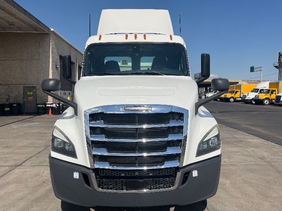 Day Cab Tractor-Heavy Duty Tractors-Freightliner-2020-T12664ST-Phoenix-AZ-456,524\n\t\tmiles-$ 64,000 - Image 2