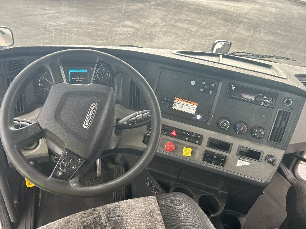 Day Cab Tractor-Heavy Duty Tractors-Freightliner-2020-T12664ST-Phoenix-AZ-461,062\n\t\tmiles-$ 48,000 - Image 11