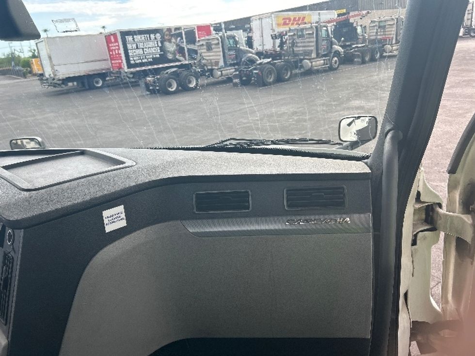 Day Cab Tractor-Heavy Duty Tractors-Freightliner-2020-T12664ST-Phoenix-AZ-461,062\n\t\tmiles-$ 48,000 - Image 13