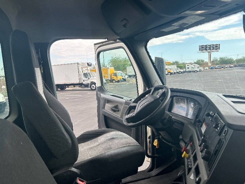 Day Cab Tractor-Heavy Duty Tractors-Freightliner-2020-T12664ST-Phoenix-AZ-461,062\n\t\tmiles-$ 48,000 - Image 14