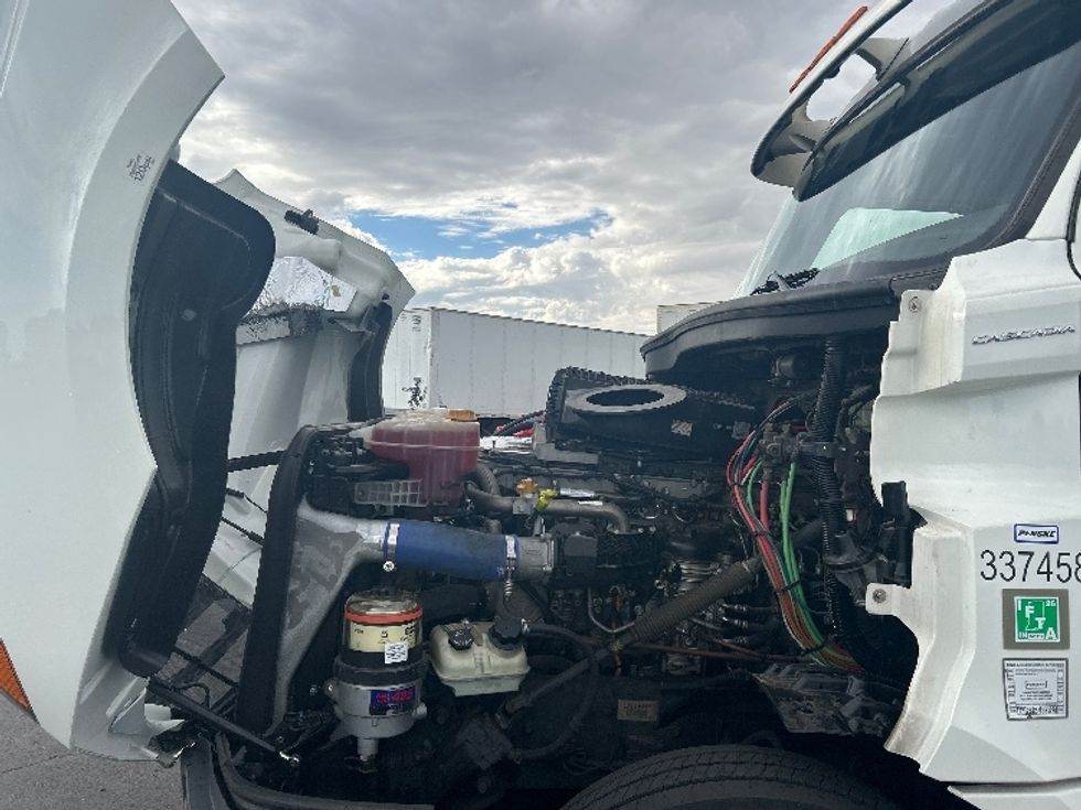Day Cab Tractor-Heavy Duty Tractors-Freightliner-2020-T12664ST-Phoenix-AZ-461,062\n\t\tmiles-$ 48,000 - Image 16