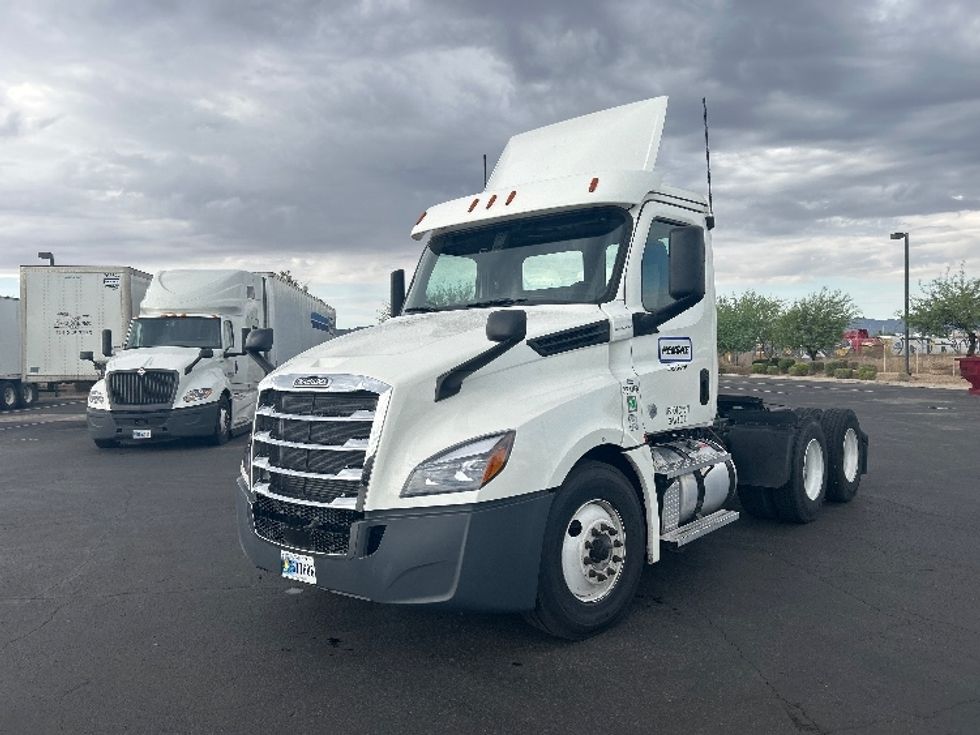 Day Cab Tractor-Heavy Duty Tractors-Freightliner-2020-T12664ST-Phoenix-AZ-461,062\n\t\tmiles-$ 48,000 - Image 3