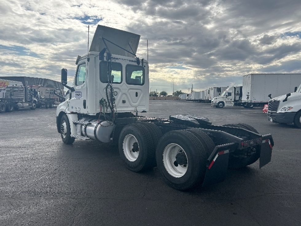 Day Cab Tractor-Heavy Duty Tractors-Freightliner-2020-T12664ST-Phoenix-AZ-461,062\n\t\tmiles-$ 48,000 - Image 5