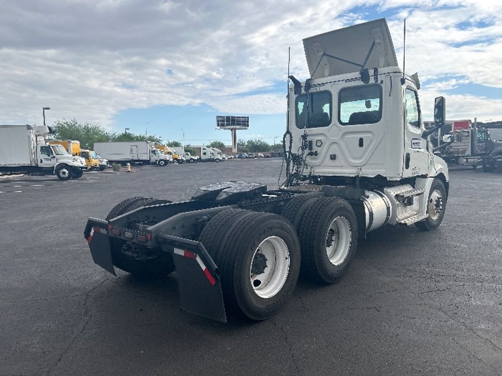 Day Cab Tractor-Heavy Duty Tractors-Freightliner-2020-T12664ST-Phoenix-AZ-461,062\n\t\tmiles-$ 48,000 - Image 7