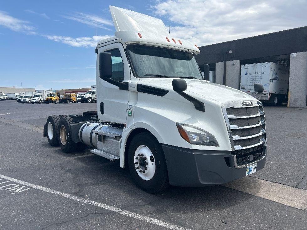 Day Cab Tractor-Heavy Duty Tractors-Freightliner-2020-T12664ST-Phoenix-AZ-495,679\n\t\tmiles-$ 45,750 - Image 1