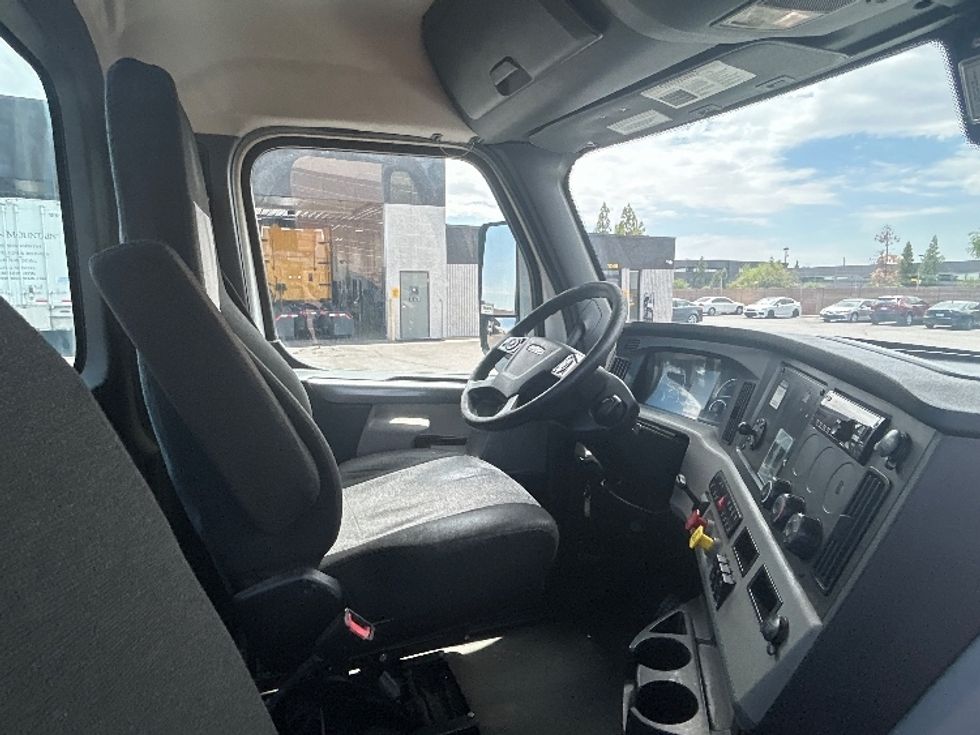 Day Cab Tractor-Heavy Duty Tractors-Freightliner-2020-T12664ST-Phoenix-AZ-495,679\n\t\tmiles-$ 45,750 - Image 14