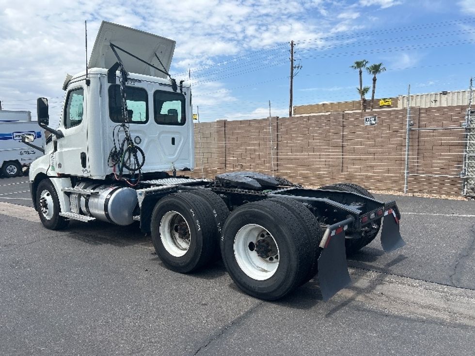 Day Cab Tractor-Heavy Duty Tractors-Freightliner-2020-T12664ST-Phoenix-AZ-495,679\n\t\tmiles-$ 45,750 - Image 5