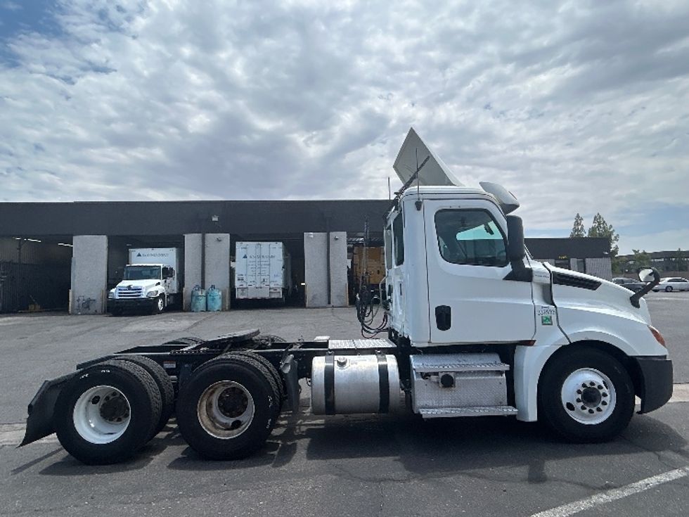 Day Cab Tractor-Heavy Duty Tractors-Freightliner-2020-T12664ST-Phoenix-AZ-495,679\n\t\tmiles-$ 45,750 - Image 8