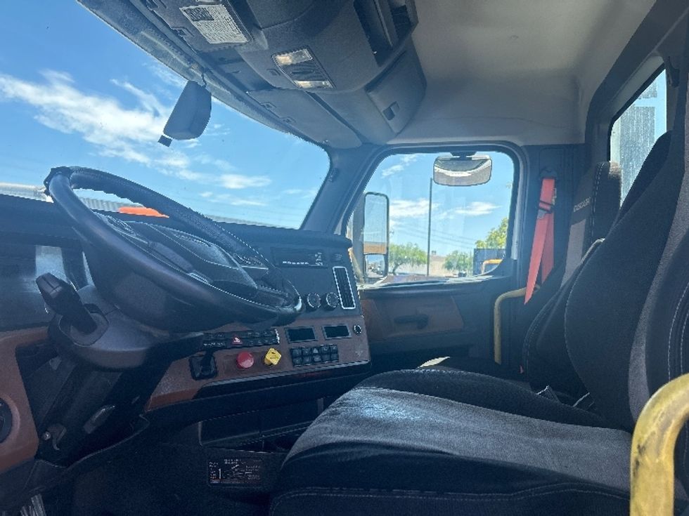 Day Cab Tractor-Heavy Duty Tractors-Freightliner-2020-T12664ST-Phoenix-AZ-497,374\n\t\tmiles-$ 53,750 - Image 10