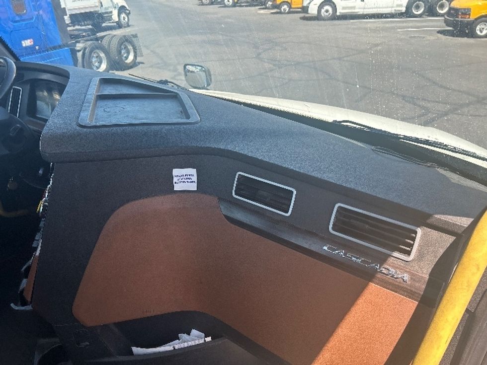 Day Cab Tractor-Heavy Duty Tractors-Freightliner-2020-T12664ST-Phoenix-AZ-497,374\n\t\tmiles-$ 53,750 - Image 13