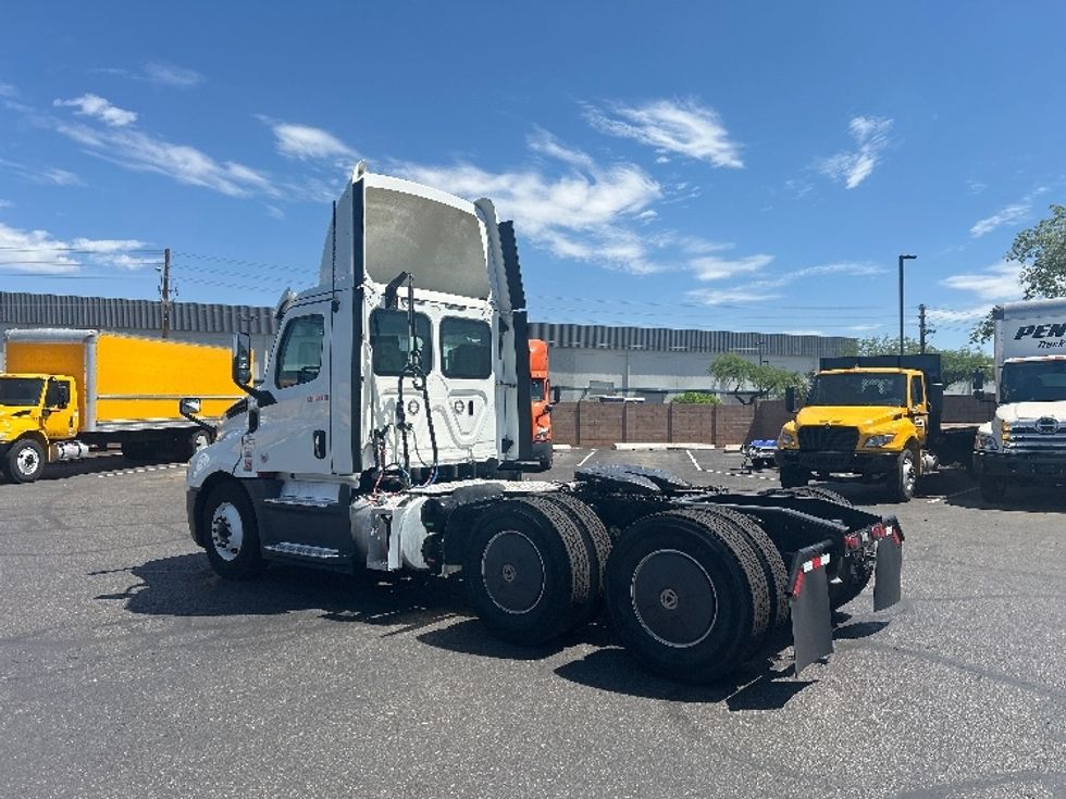 Day Cab Tractor-Heavy Duty Tractors-Freightliner-2020-T12664ST-Phoenix-AZ-497,374\n\t\tmiles-$ 53,750 - Image 5