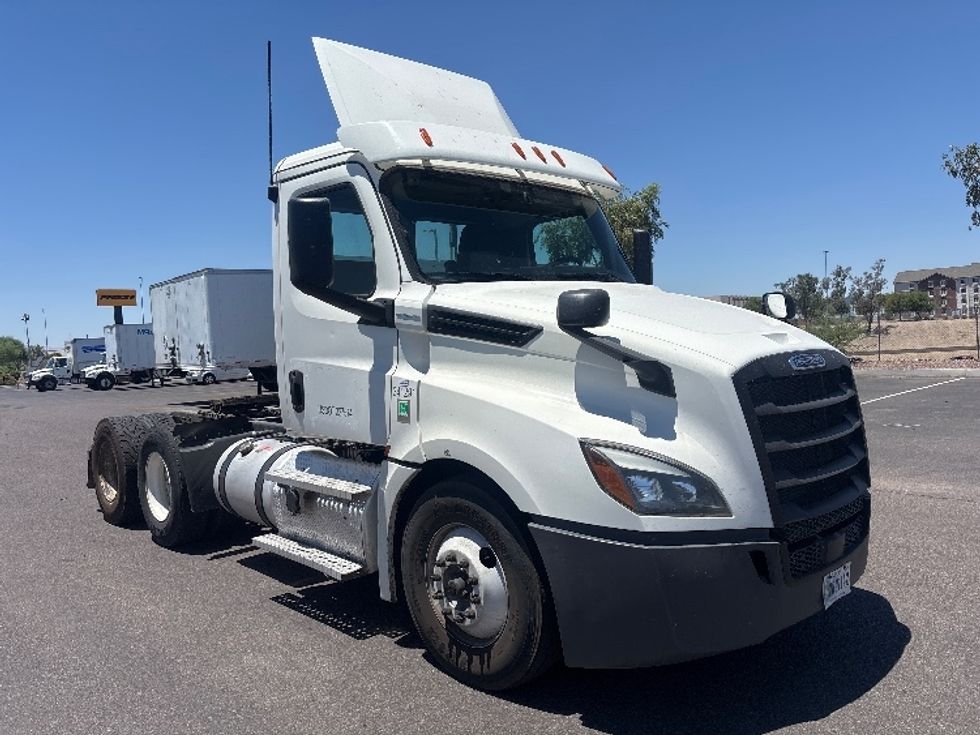 Day Cab Tractor-Heavy Duty Tractors-Freightliner-2020-T12664ST-Phoenix-AZ-563,601\n\t\tmiles-$ 39,500 - Image 1