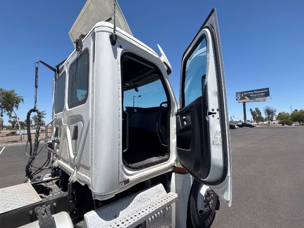 Day Cab Tractor-Heavy Duty Tractors-Freightliner-2020-T12664ST-Phoenix-AZ-563,601\n\t\tmiles-$ 39,500 - Image 12