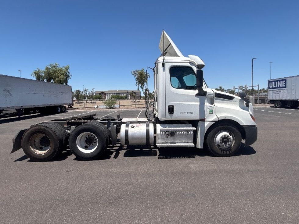 Day Cab Tractor-Heavy Duty Tractors-Freightliner-2020-T12664ST-Phoenix-AZ-563,601\n\t\tmiles-$ 39,500 - Image 8